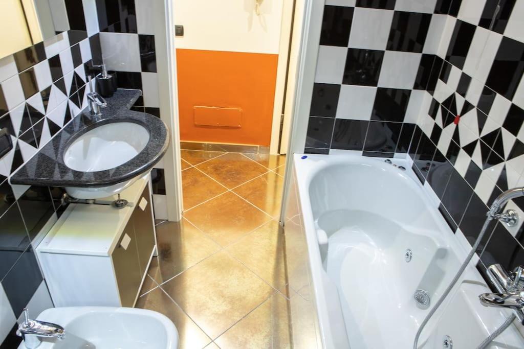 Comfortable Flat In Porta Romana Milano Exterior foto